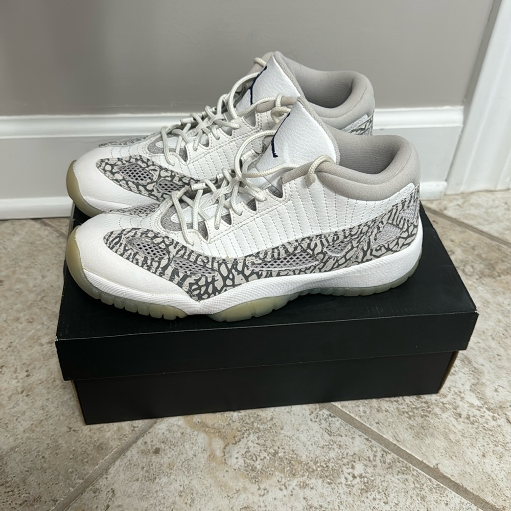 Jordan Cobalt 11 Lows